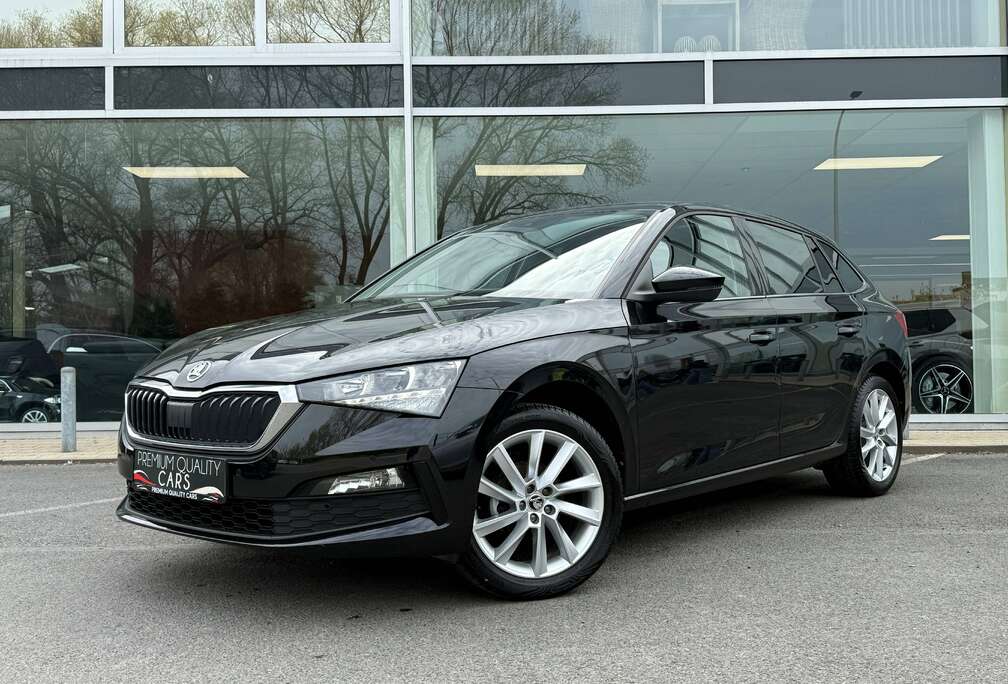 Skoda CARPLAY / ZETELVERWARMING / CAMERA / CRUISECONTROL /