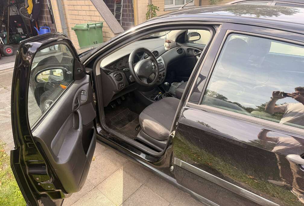 Ford Focus 1.6i SE 16v Ambiente