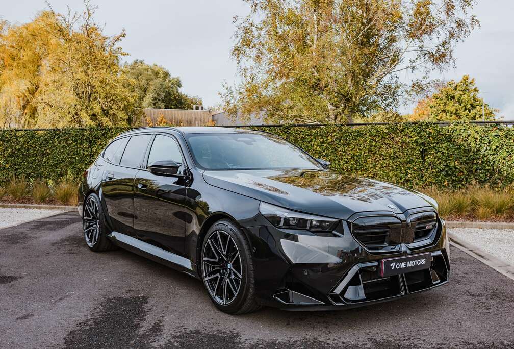 BMW M5 Touring PHEV 4.4 AS (535 kW)