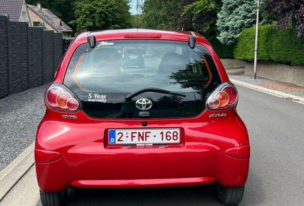 Toyota 1.0i VVT-i Sport