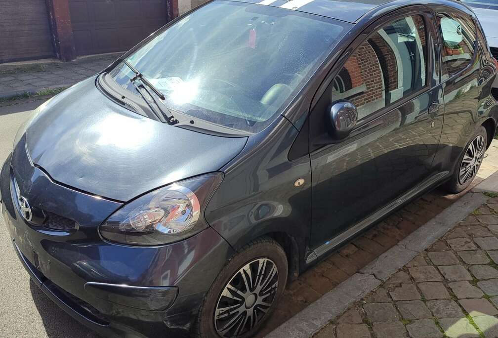 Toyota Toyota Aygo 2006  Essence  210 000 km