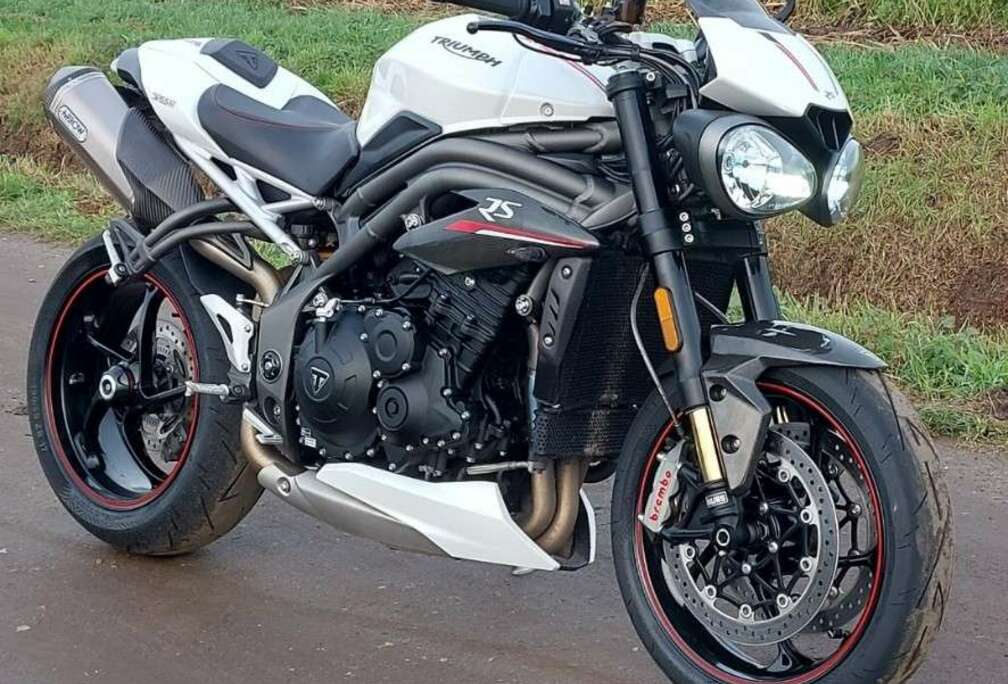 Triumph RS