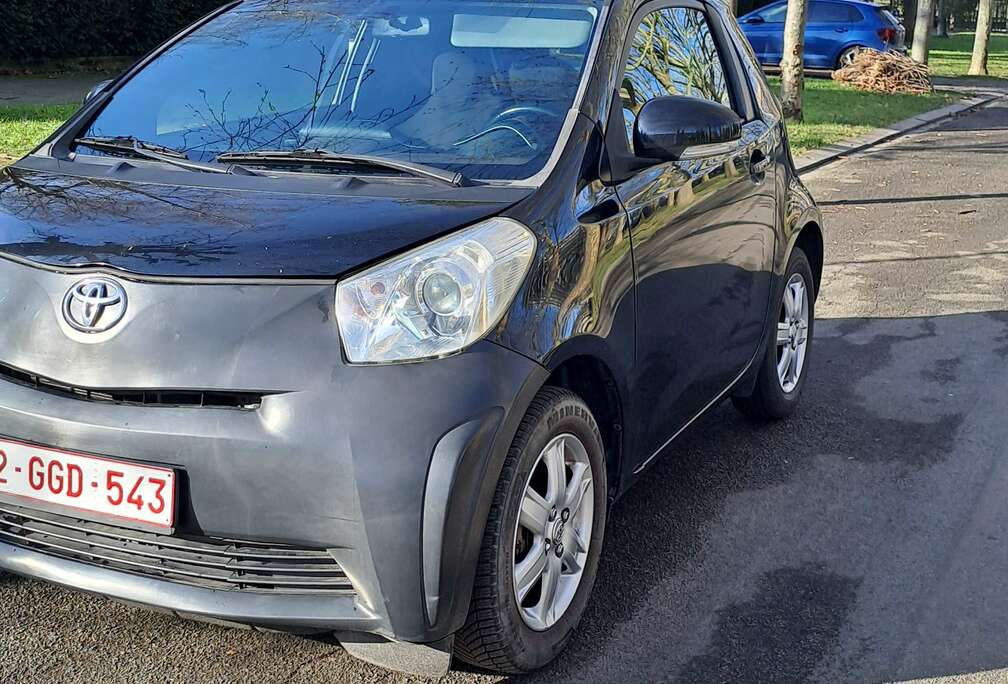 Toyota IQ 1.0