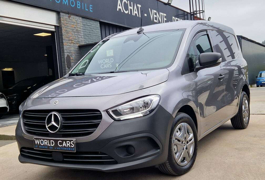 Mercedes-Benz 1.5 CDI 110 - TVAC / BTWin - 3 PLACES - LANE ASSIST - REGULATEUR DISTRONIC - SMARTPHONE - ETAT NEUF - UTILITAIRE
