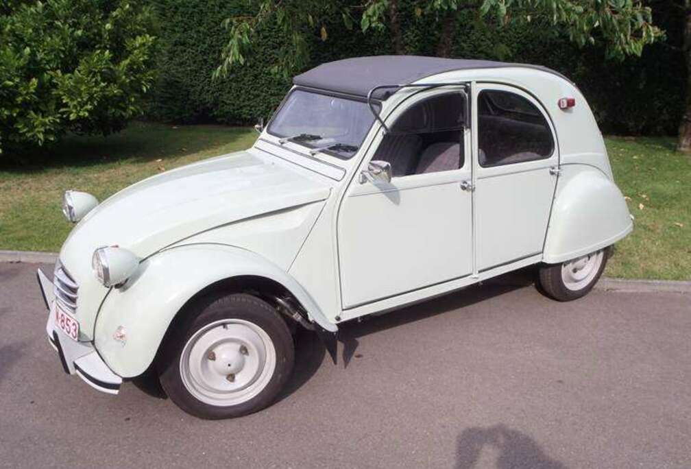 Citroen 2CV6 vert jade