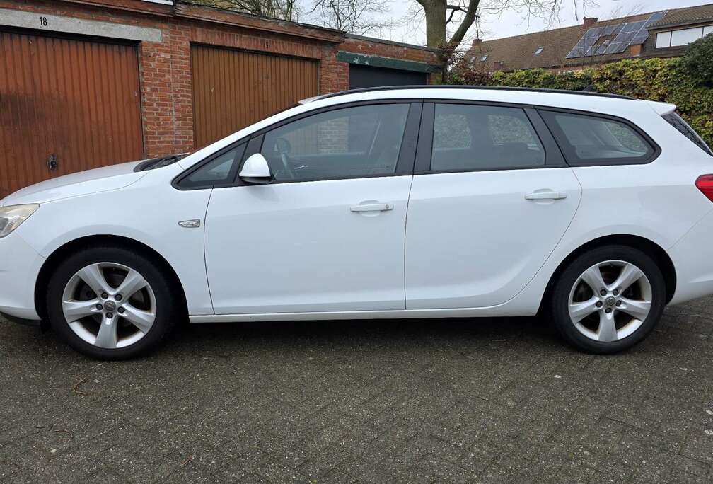 Opel Sports Tourer 1.7 CDTi ECOTEC Cosmo DPF