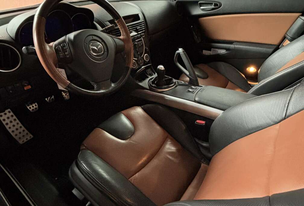 Mazda 2.6i Renesis Revolution