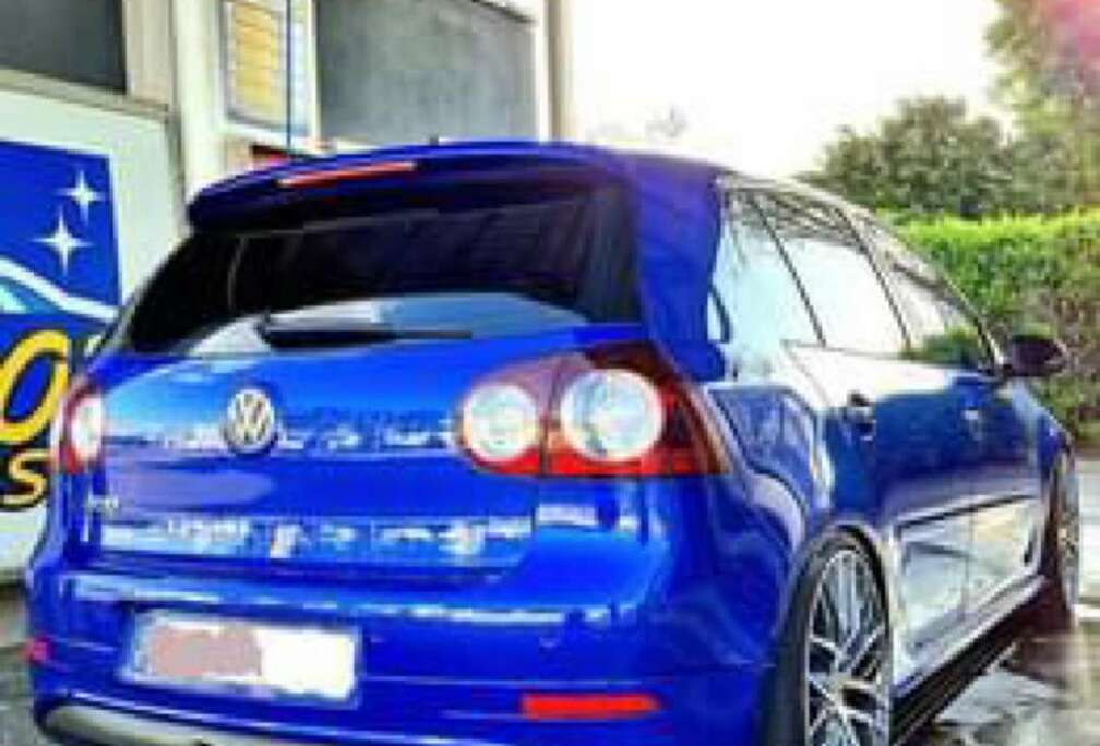 Volkswagen golf 5 r32