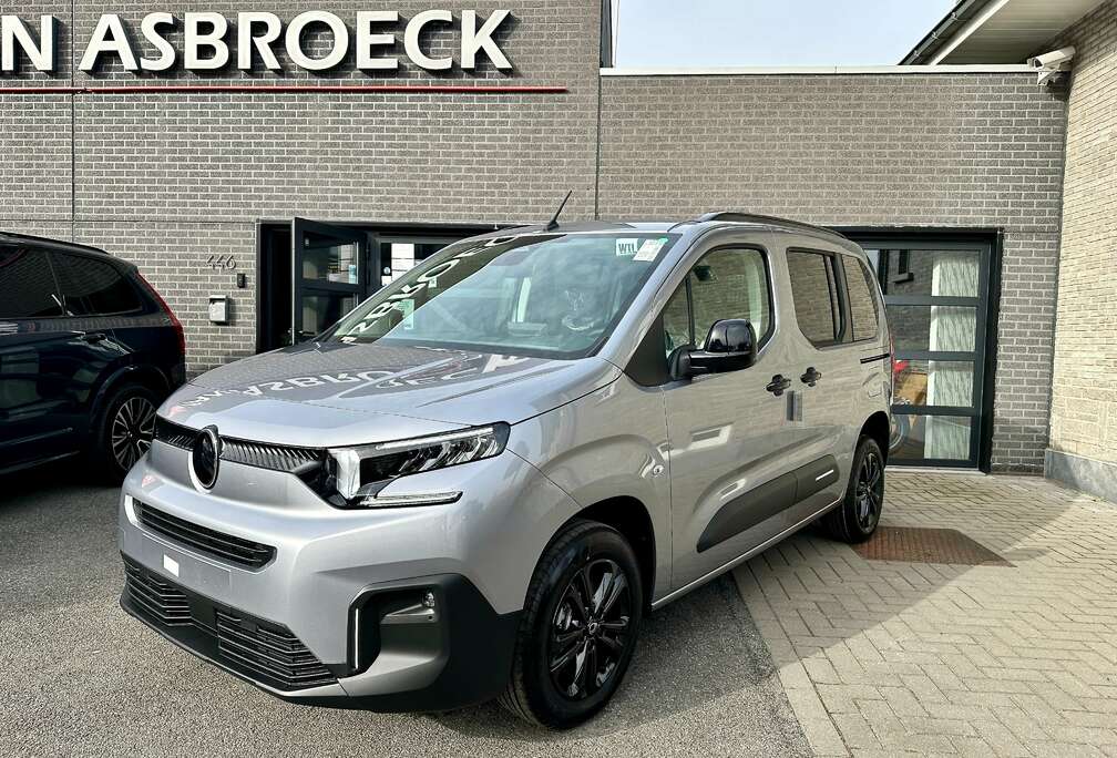 Citroen 1.5 BlueHDi M Feel Automaat  NIEUW 0 Km  Ful Opt