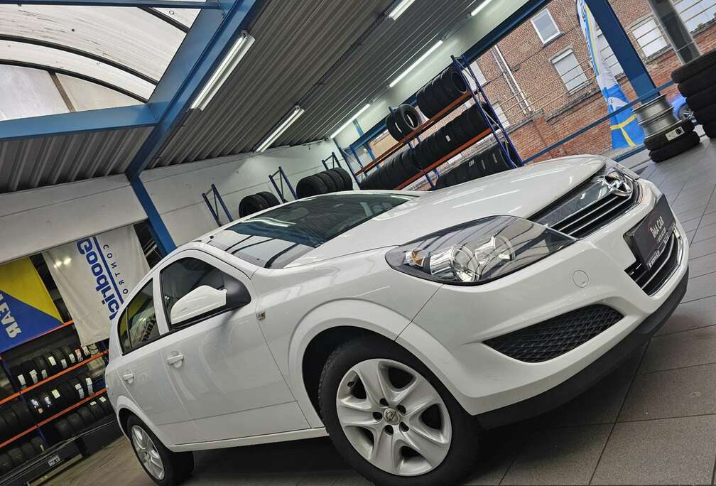 Opel Astra 1.6i Cosmo