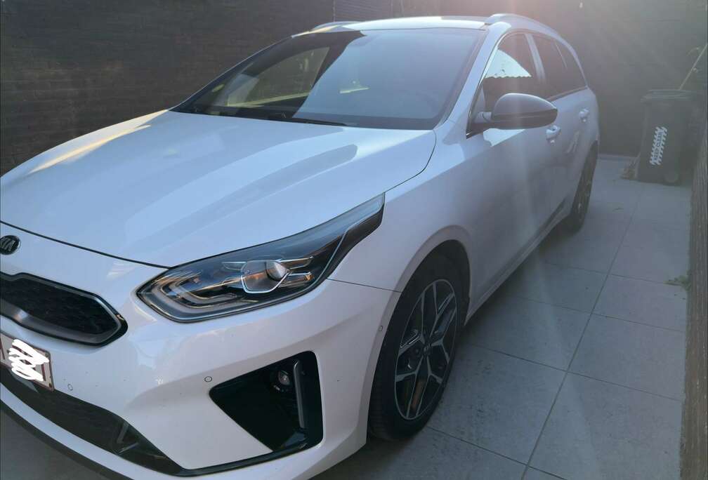 Kia Ceed SW 1.6 CRDi MHEV GT-Line e-Clutch