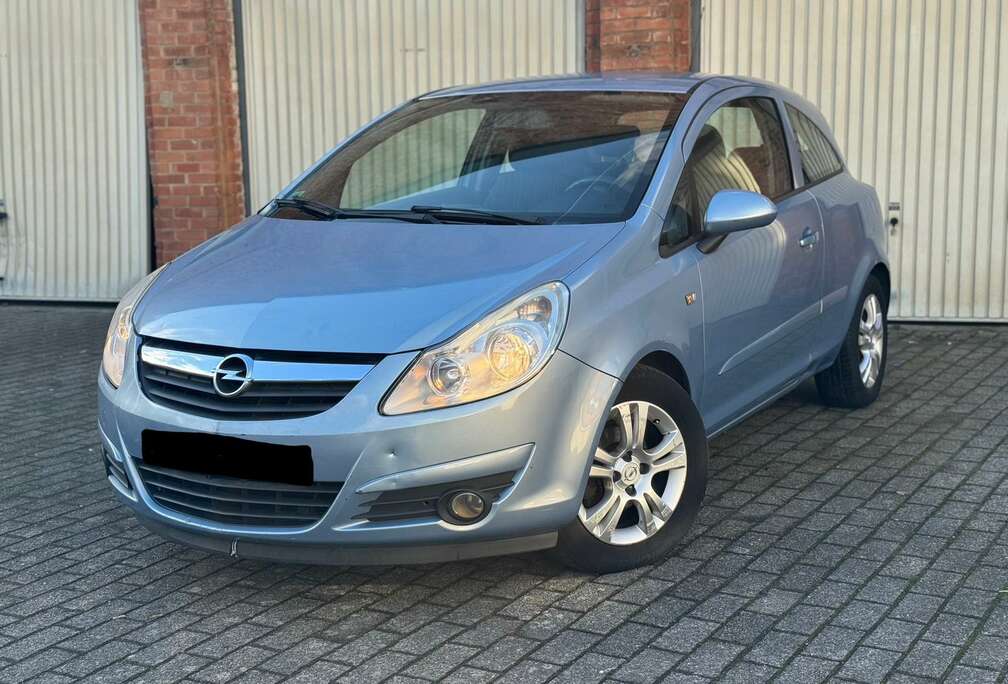 Opel Essence prête à immatriculer