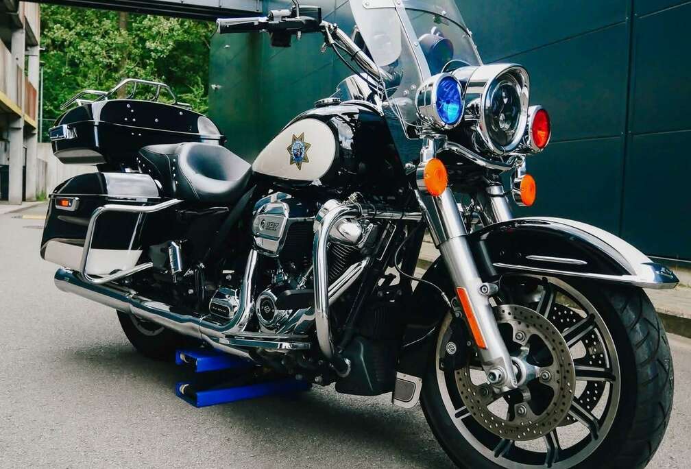 magnifique Road King M8 Police de 2018 (107 CI 174