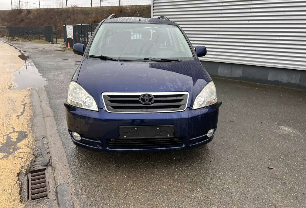 Toyota 2.0 VVTI 7 Place  Uniquement Pour Export