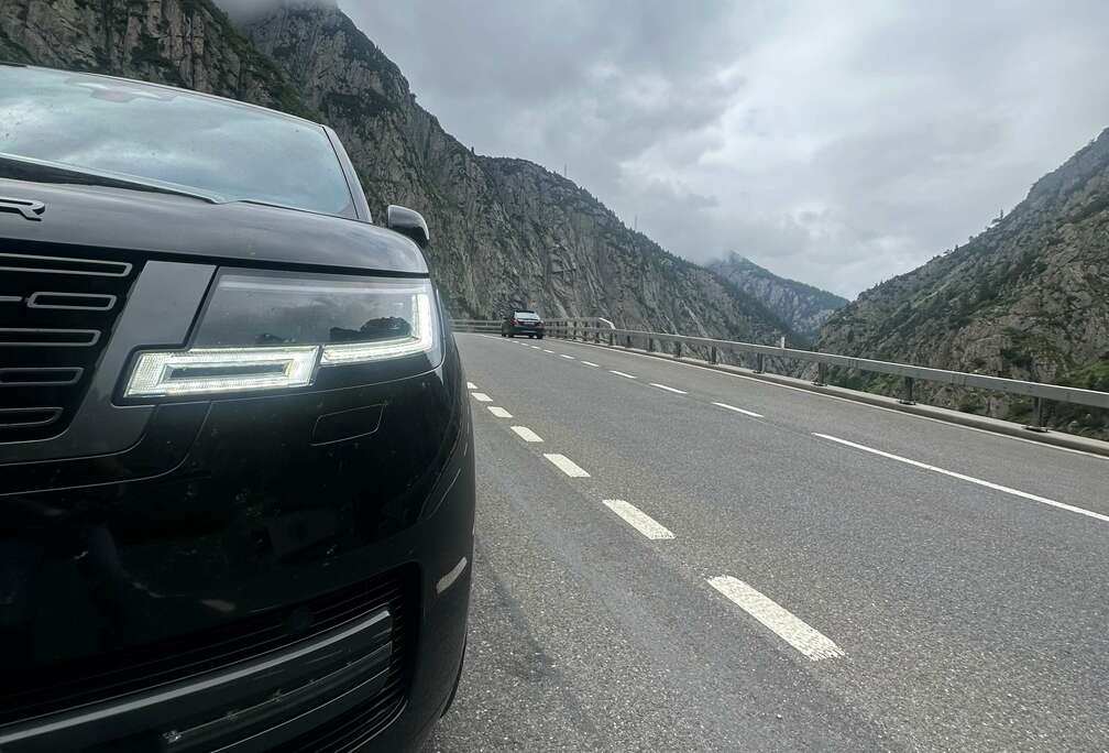 Land Rover Range Rover P550e Hybrid Autobiography