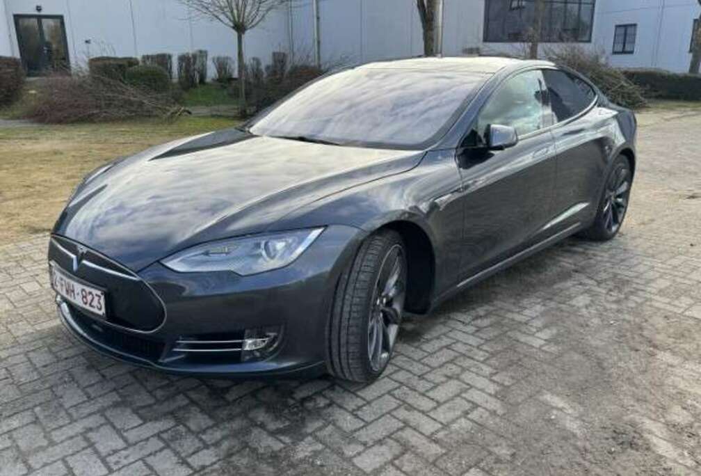 Tesla Model S 85 D Free charge