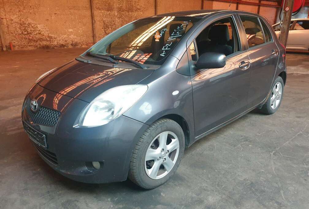 Toyota 1.3i VVT-i 16v Linea Luna