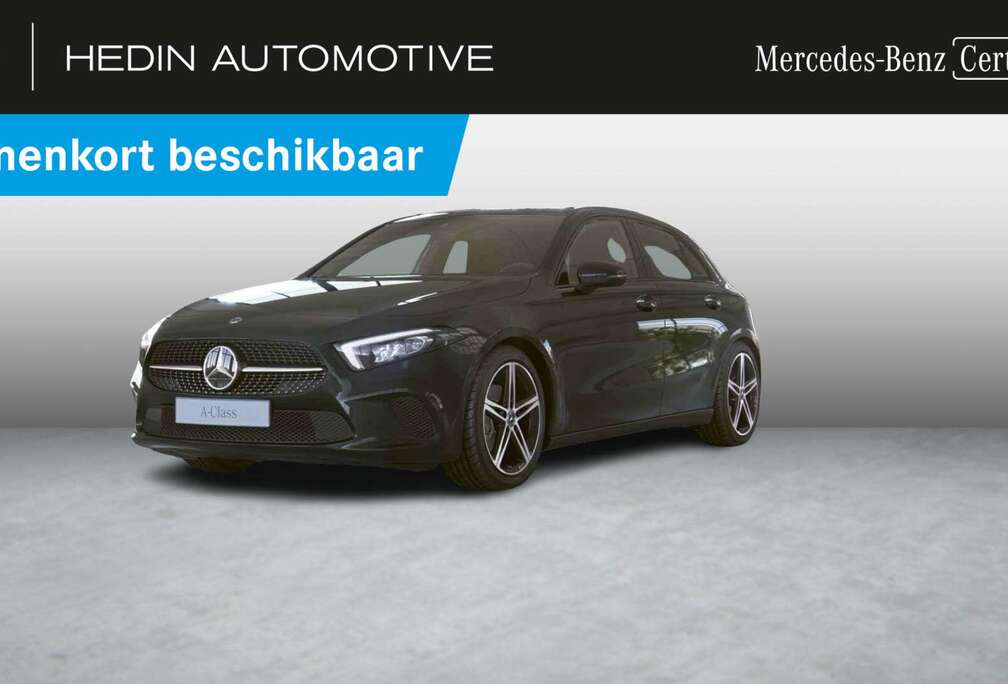 Mercedes-Benz Hatchback Luxury Line Night Pack  Smartphone Inte