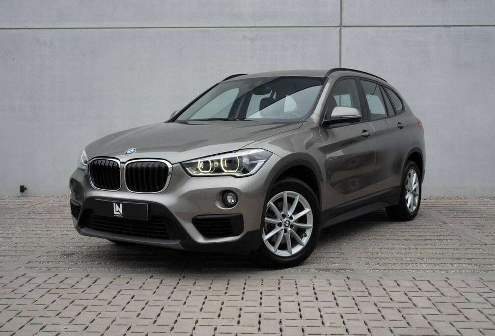 BMW 1.5iA sDrive18 Adv. Automaat  1e eigenaar  Trekhaak  Parkeersensoren  Lederen interieur  Elektr. koffer