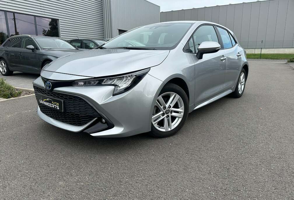 Toyota 1.8 Hybrid Style e-CVT GPF, CARPLAY/ CAMERA/ NAVI