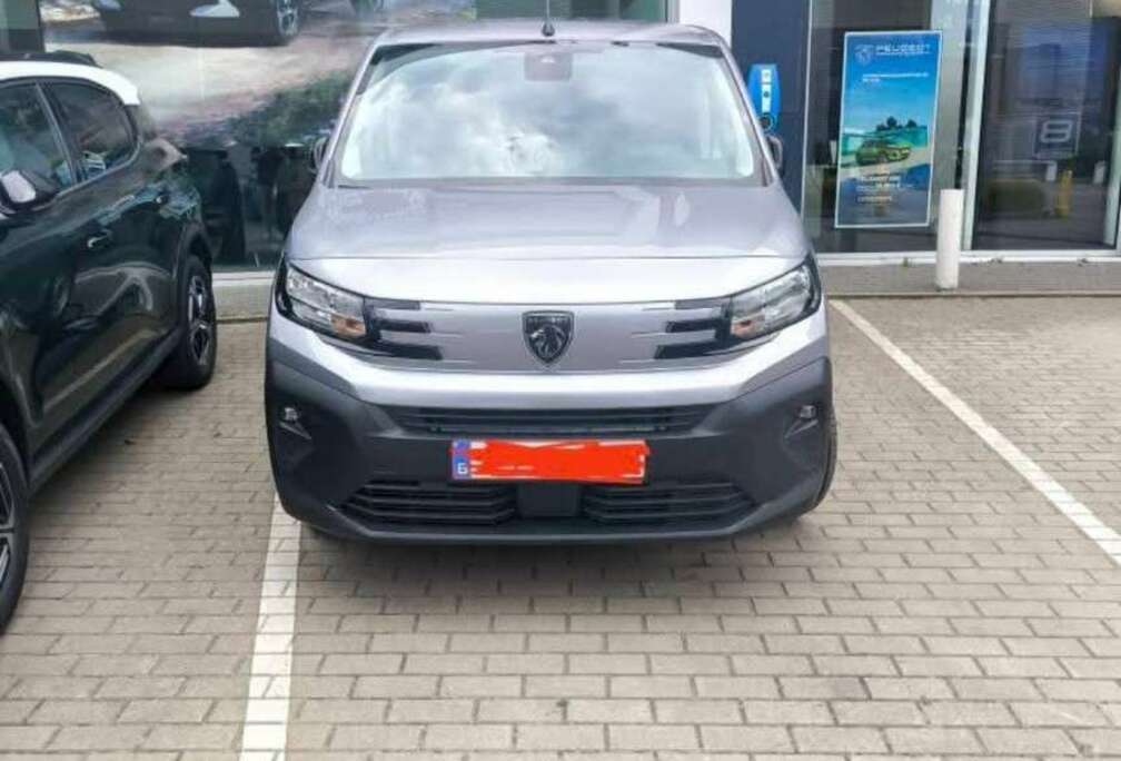 Peugeot FOURGON M 650 KG BLUEHDI 130 S&S EAT8