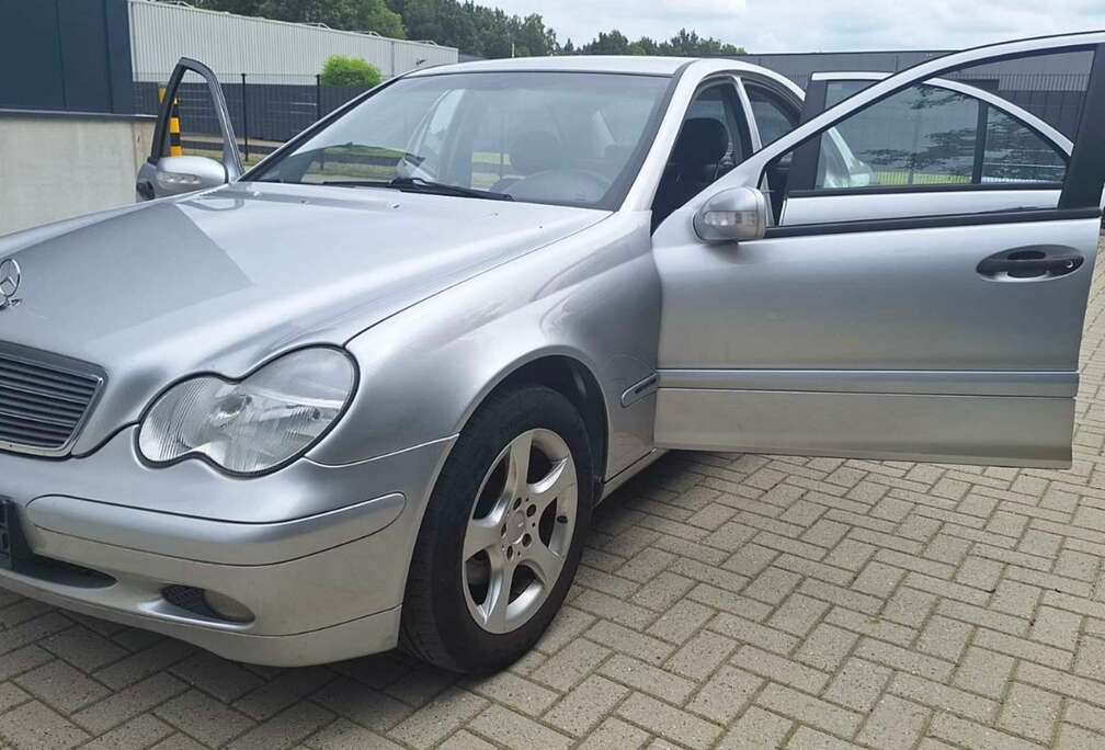 Mercedes-Benz C 180 T Elegance