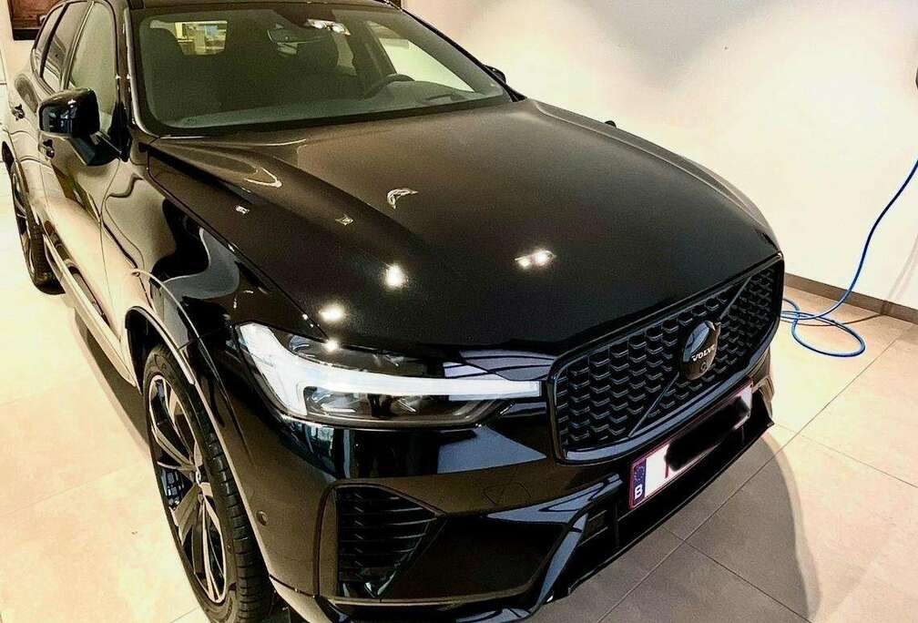 Volvo XC60 2.0 T6 PHEV AWD Ultra Black Edition (257kW)