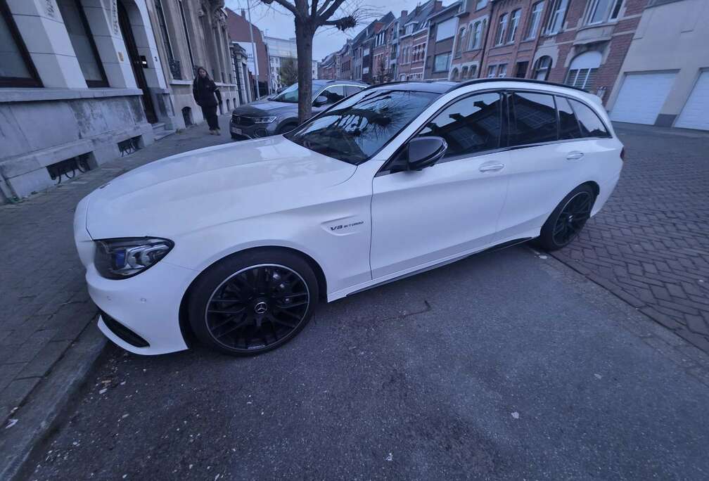 Mercedes-Benz C 63 AMG