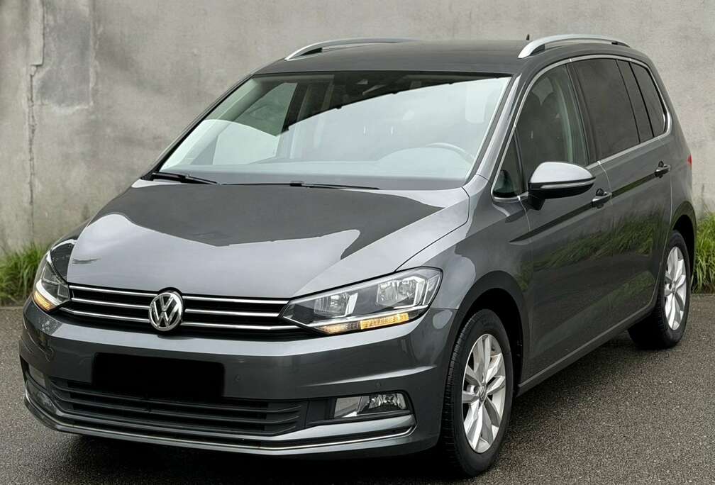 Volkswagen Touran 1.6Tdi DSG-Aut/ 7-zit/ Camera / Navi / Acc