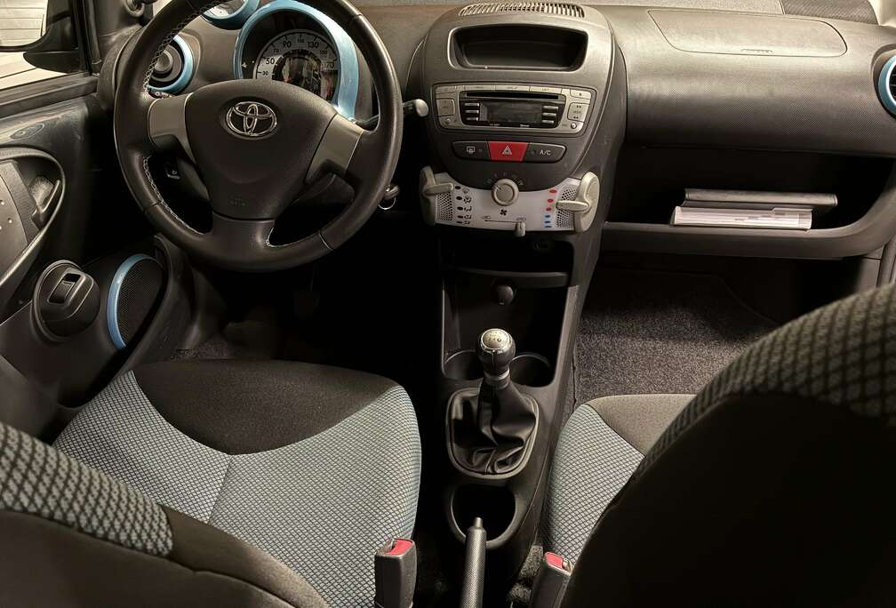 Toyota Aygo 1.0i Color Edition