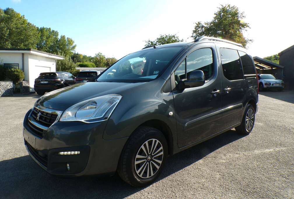 Peugeot Partner Tepee  1.2i Airco/5-Zitpl/Garantie/Nieuwe motor!/127.000km