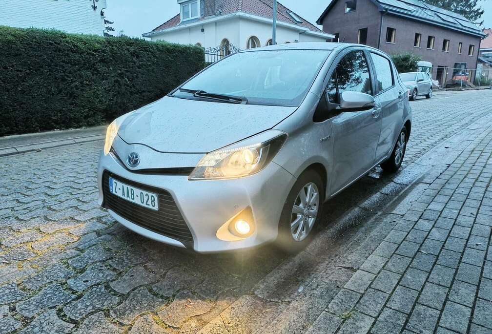 Toyota 1.5i VVT-i Hybrid Comfort E-CVT