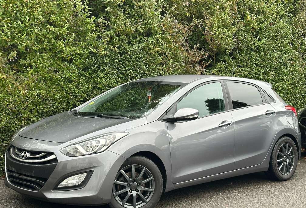 Hyundai 1.6 CRDi+NAVI+CAMERA+CARNET+EURO 5B