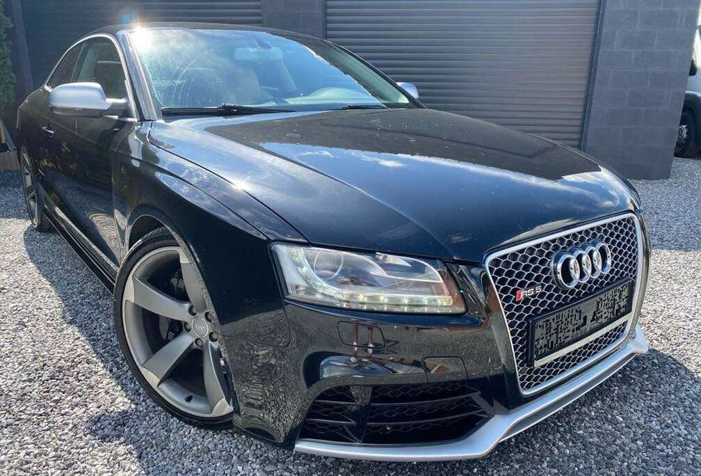 Audi 4.2 FSI V8 Quattro