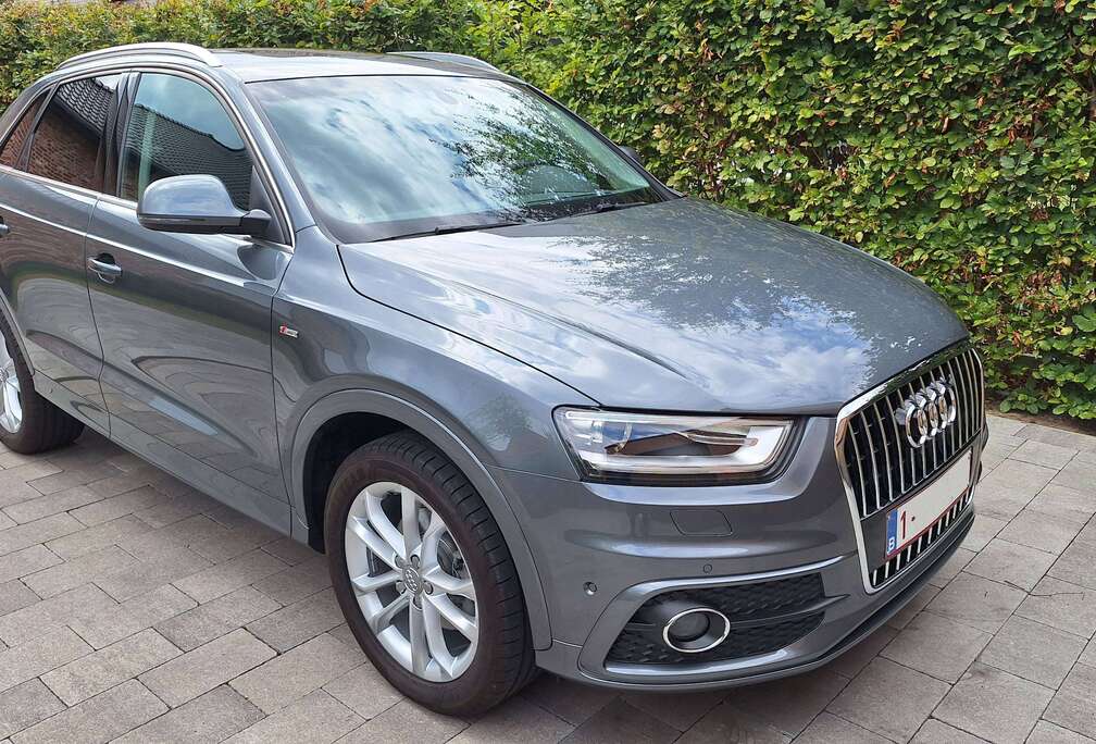 Audi Q3 1.4 TFSI S line S tronic Automatic Pano Trekhaak Leder