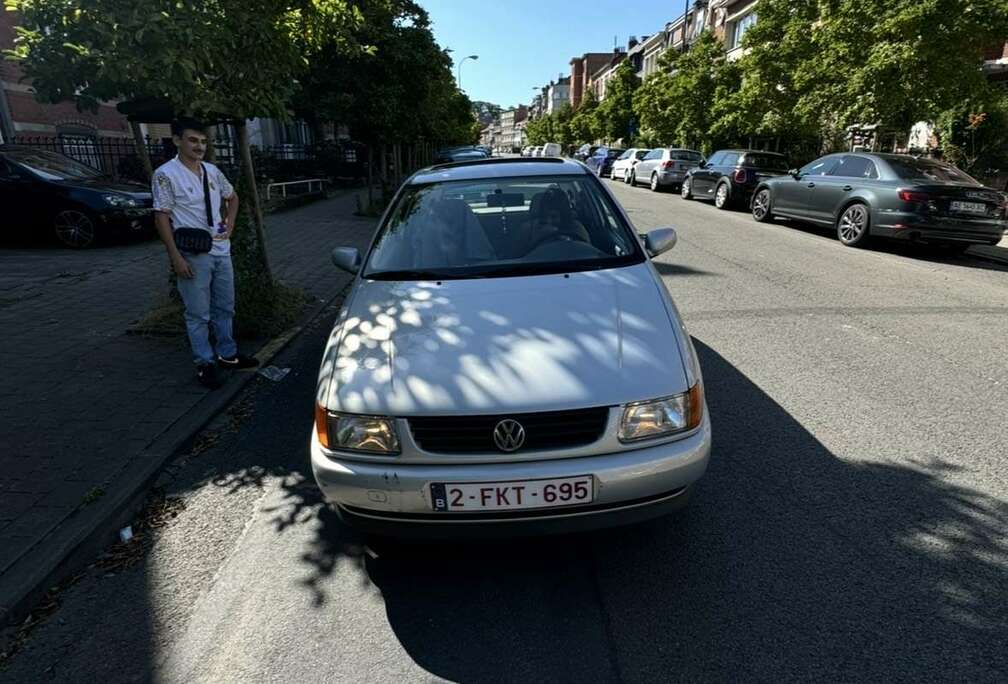 Volkswagen Polo 1.4 essence automatic toit ouvrant 85000km