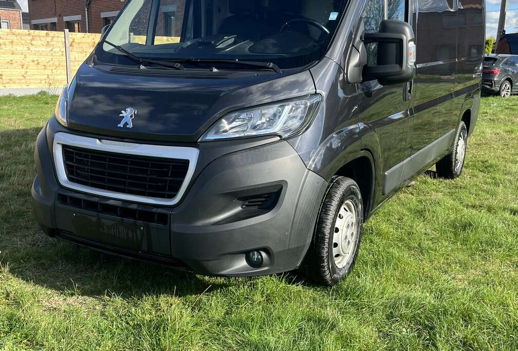 Peugeot Boxer 335 -  2.2 BlueHDi L2H2 S&S Asphalt