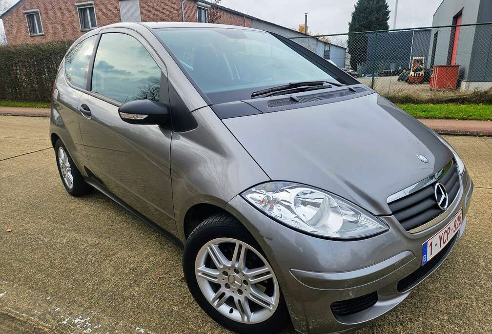 Mercedes-Benz GERERSERVEERD RESERVE  Benzine Automaat