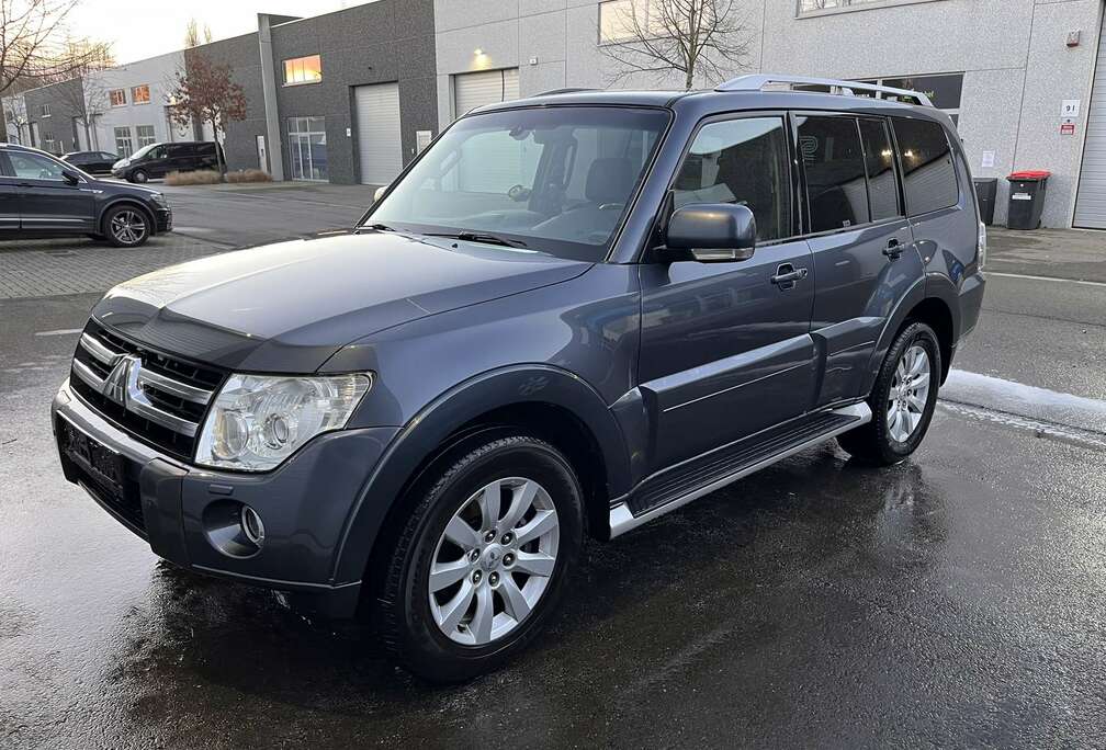 Mitsubishi Pajero 3.2 DI-D Automatik Instyle