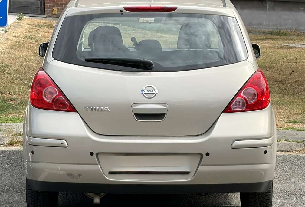 Nissan 1.6 Aut. acenta