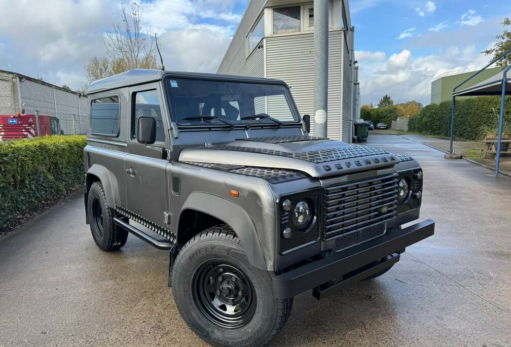 Land Rover Defender 2.4 Td4 90 E