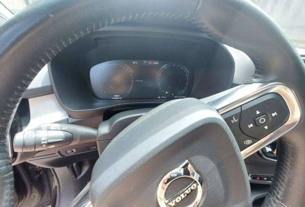 Volvo XC40 2.0 T4 Momentum Pro Geartronic