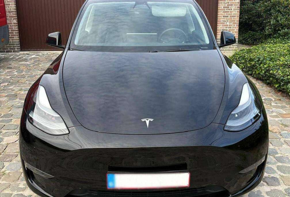 Tesla Model Y 72.5 kWh Dual Motor Performance (377 kW)