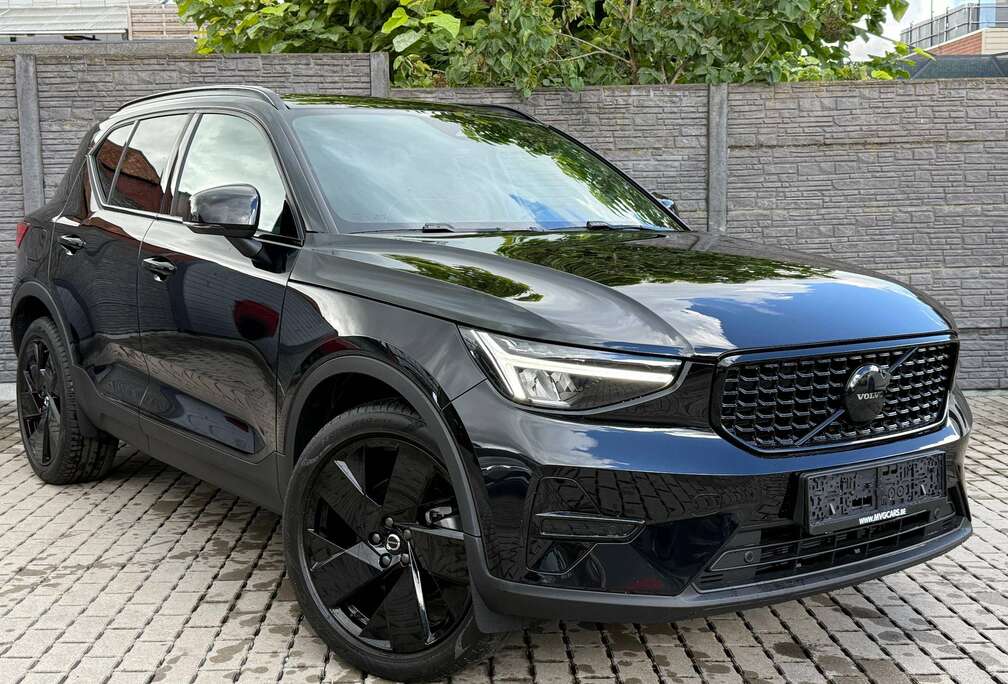 Volvo B3 MHEV Black Edition \