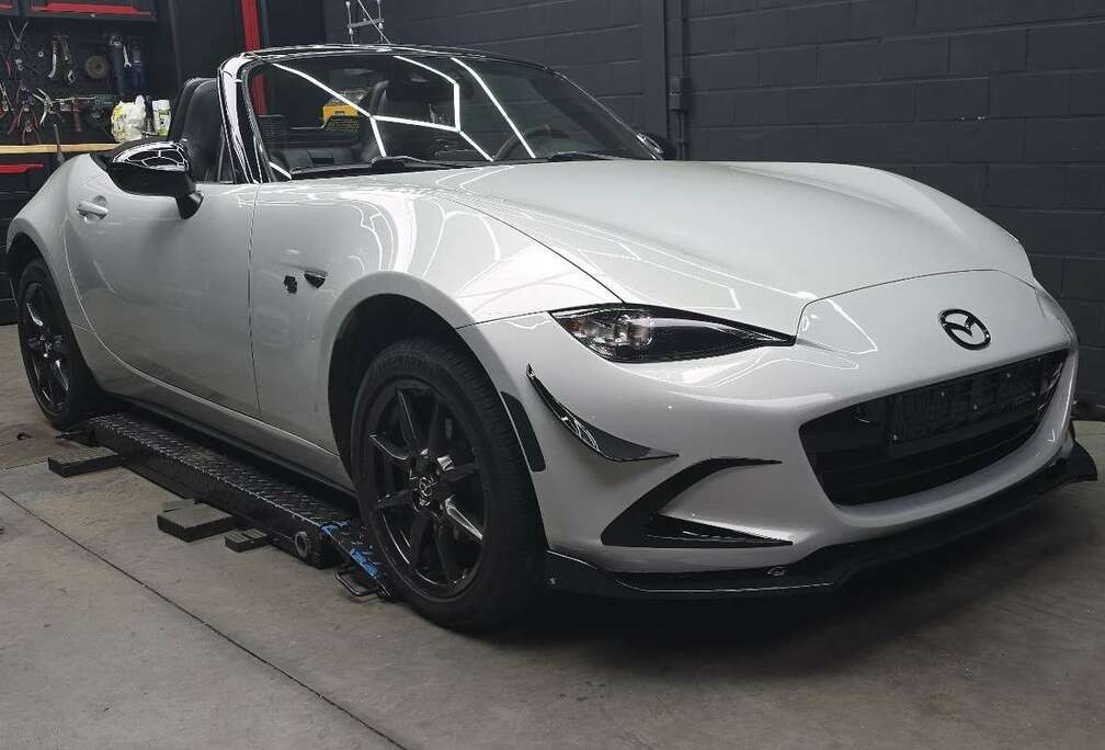 Mazda 1.5i Skyactiv-G Mazdaspeed Aéro Shadow