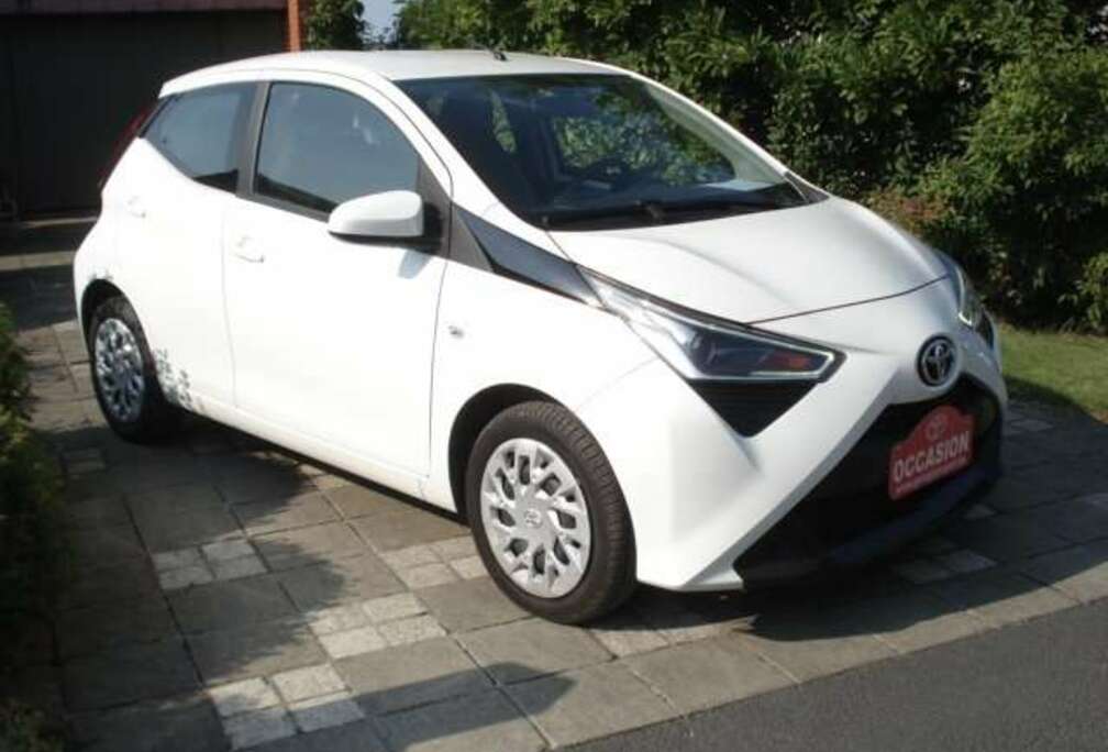 Toyota 1.0i VVT-i x-play