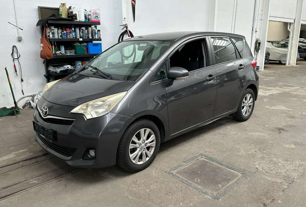Toyota Verso S 1.33 5pl 2011 met 181000km export
