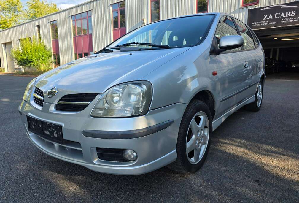 Nissan 2.0i 16v Luxe N-CVT
