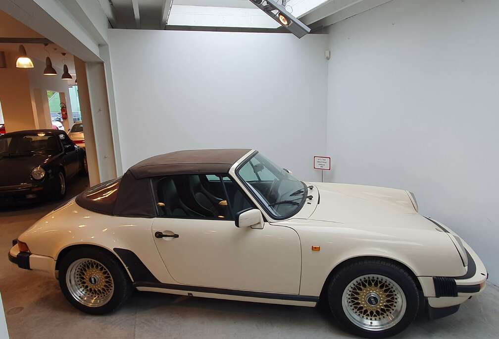 Porsche PastelBeige & Burgundy