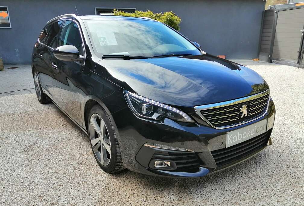 Peugeot 1.5 BlueHDi 131 Allure / Toit Pano / Garantie 12M